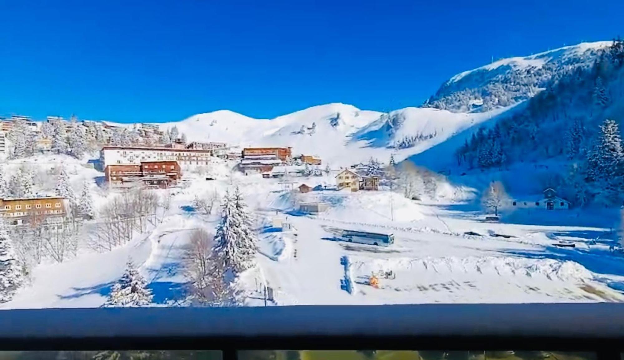 Appartement Lou Pied De Piste Chamrousse Exterior foto